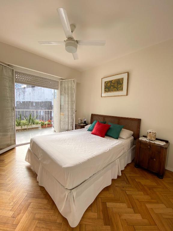 RentUp - Elegancia y comodidad en Recoleta Departamento con balcon photo 2