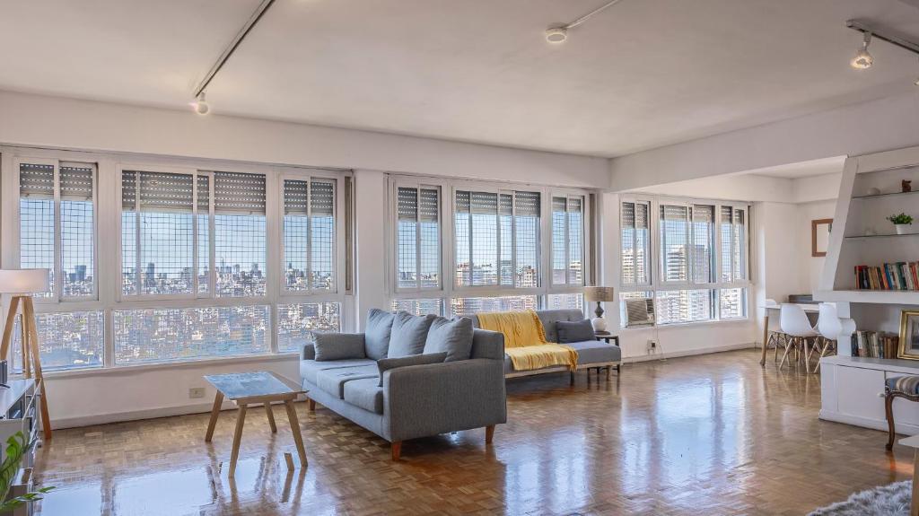 Spacious 5BR Classic Apt in Palermo — photo 1