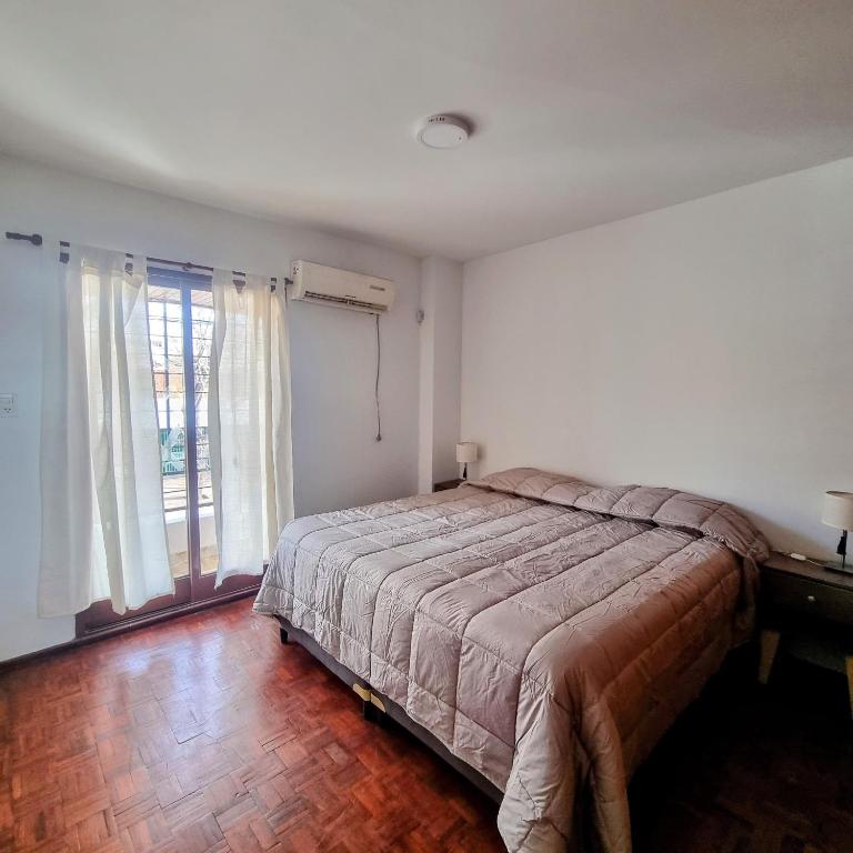 Casa Huarpes. Cómoda, ubicada y luminosa. photo 2