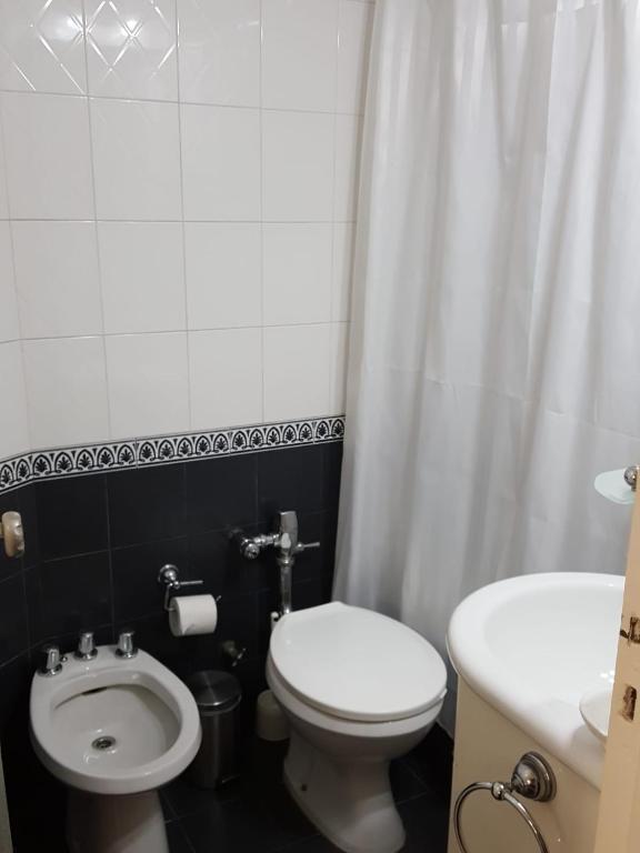 Tu lugar en Recoleta, Amplio monoambiente con baño completo y cocina aparte photo 3