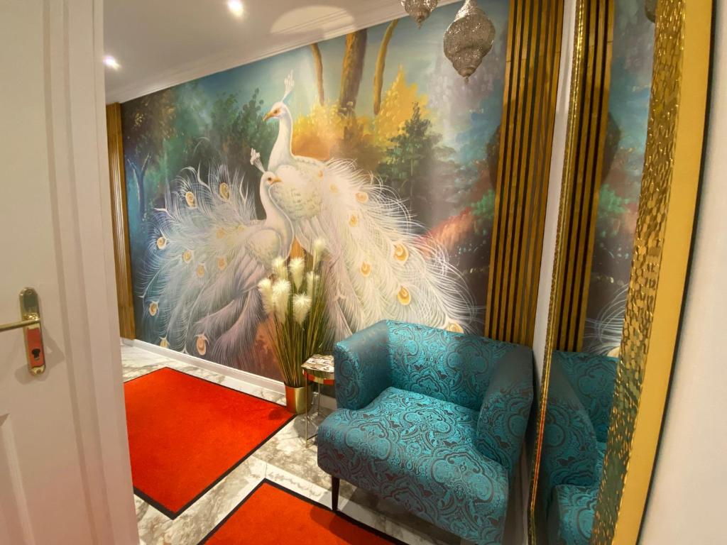ROYAL APARTmENT — photo 1