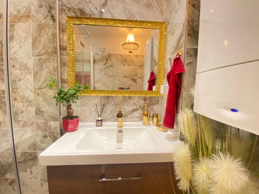 ROYAL APARTmENT photo 3