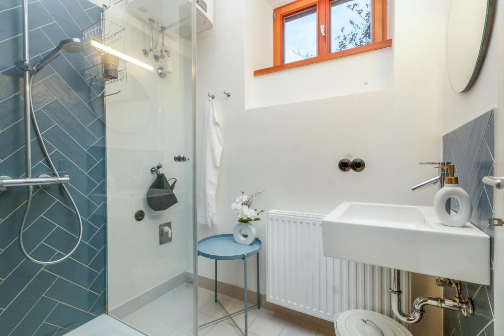 Villa 100 und 10 - 4 stilvolle City-Apartments photo 3