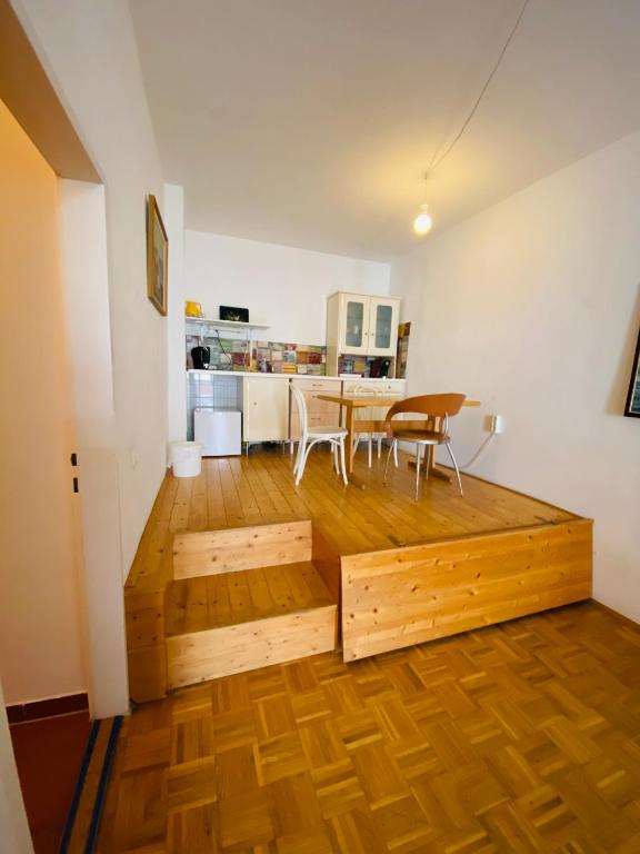 Wohnung mit Balkon — photo 1
