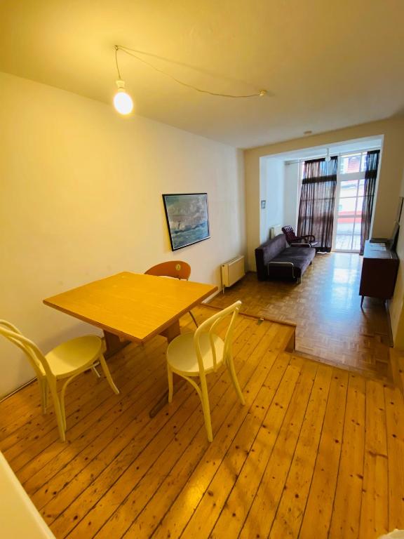Wohnung mit Balkon photo 3