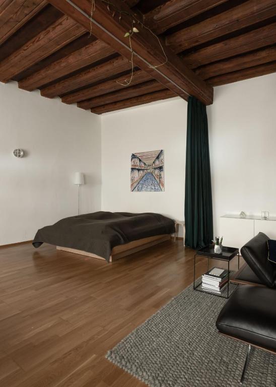Studio 12 photo 2