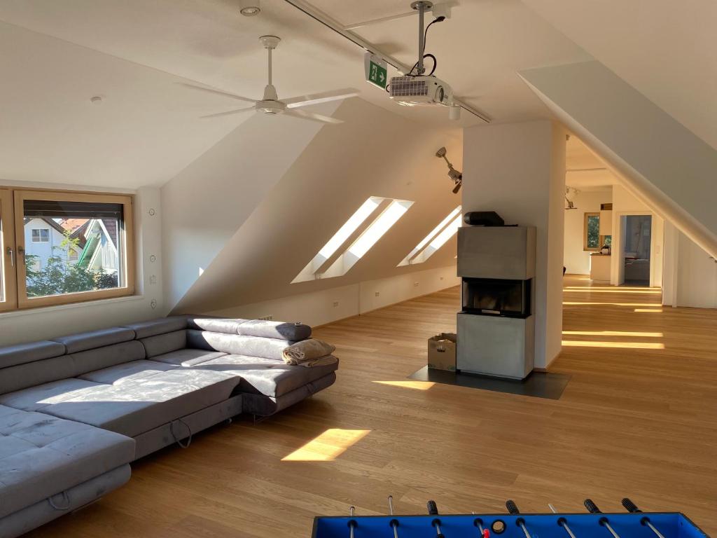 NICHT MEHR VERFÜGBAR Salzburg-Loft im Stadtteil Leopoldskron-Moos 120qm mit Balkon & Untersbergblick photo 2