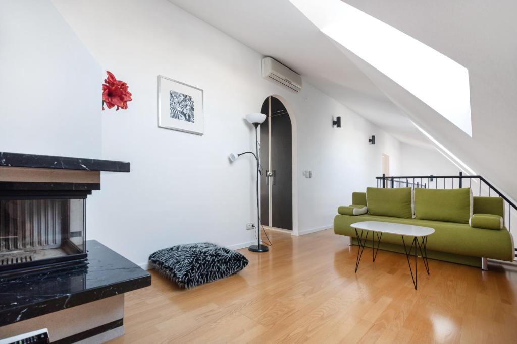 Vienna Roof Top Apartment with Terrace photo 2