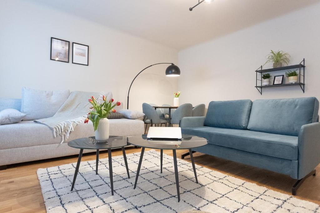 Chic 1-Bed Apt by Canal Walk to Historic Centre — photo 1