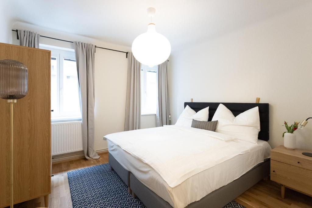 Chic 1-Bed Apt by Canal Walk to Historic Centre photo 2