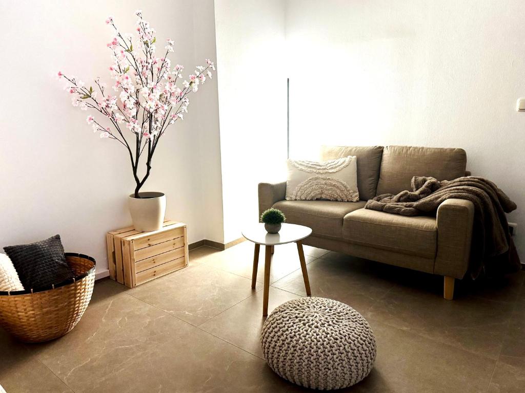 Wellness Retreat for 2 with Private Sauna & Whirlpool - Free Parking — photo 1