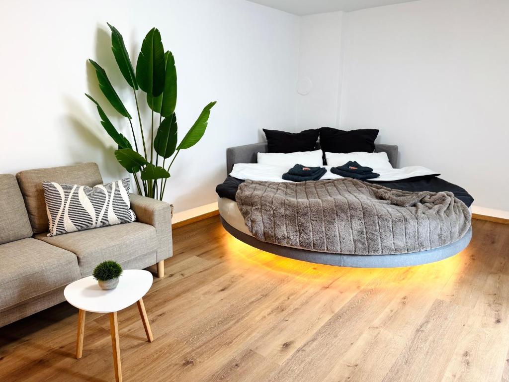 Wellness Retreat for 2 with Private Sauna & Whirlpool - Free Parking photo 3