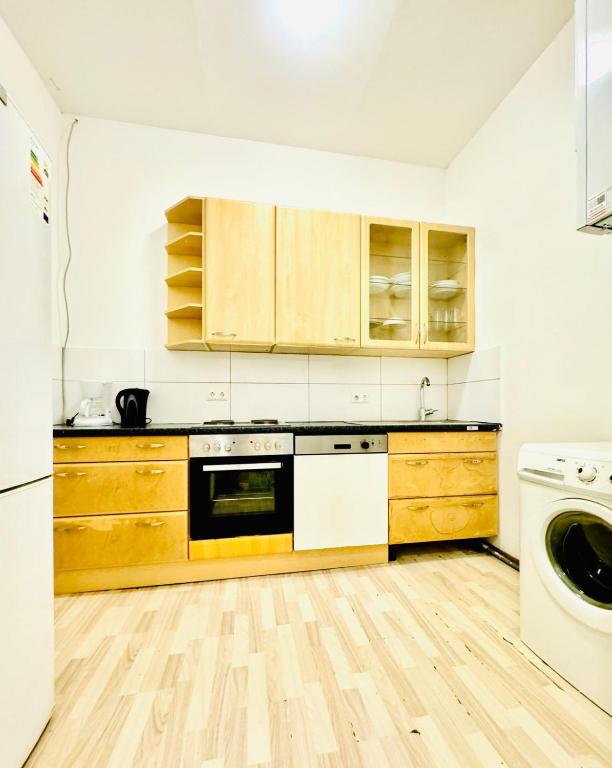 Private Rooms in 4BR Apartment Near FAC Platz photo 3
