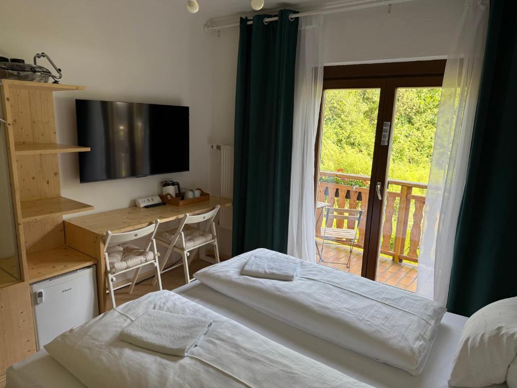 Seehotel am Hallstättersee photo 2