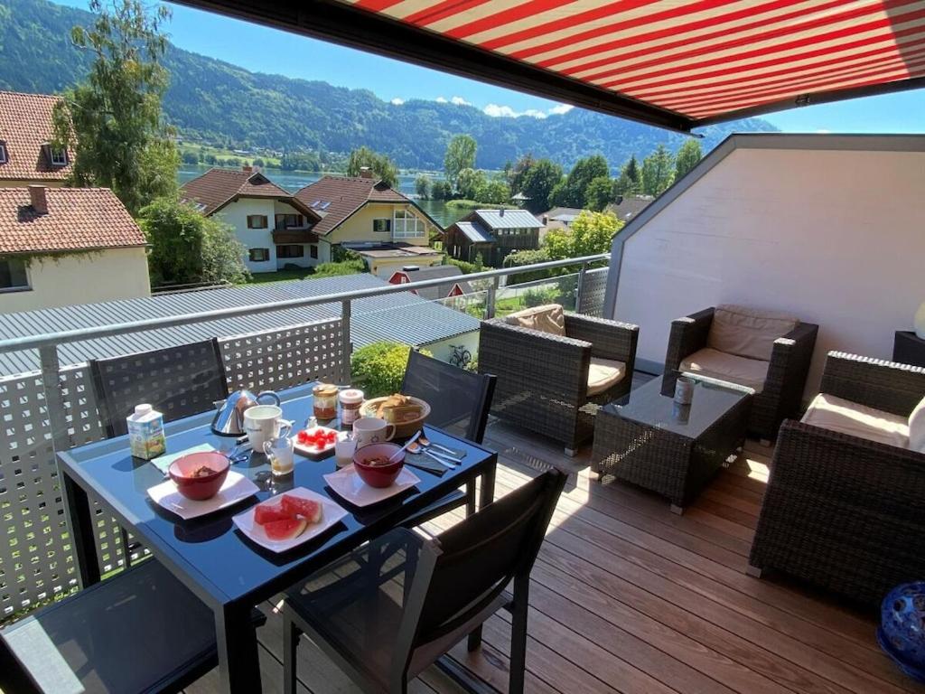 with lake view Comfortable holiday residence — photo 1