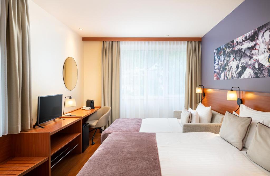 Leonardo Hotel Salzburg City Center photo 2