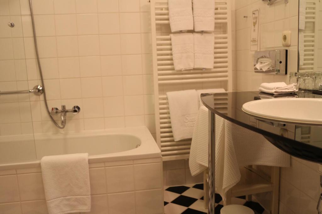 Hotel Seeschlößl Velden photo 3