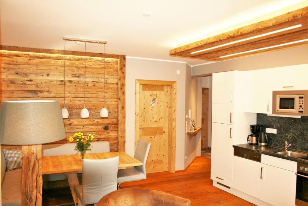 Ski-in & Out Alpine Style Apartment near Kitzbühel photo 3