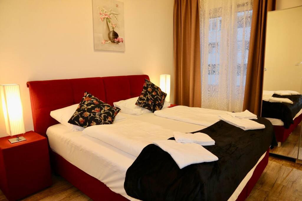 City Apartment photo 2