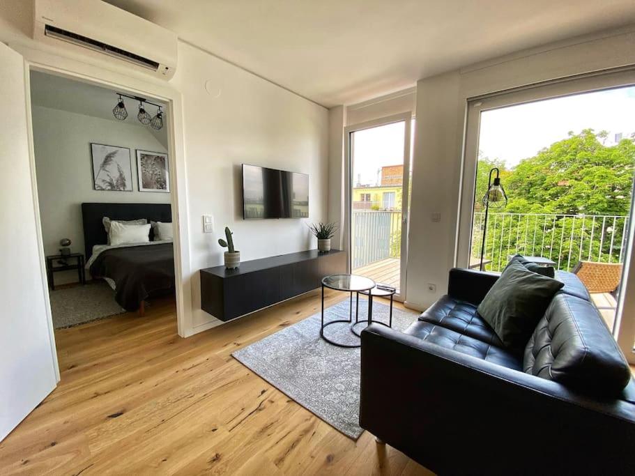 Rooftop Apartment with Terrace & AC - Self Check-In — photo 1
