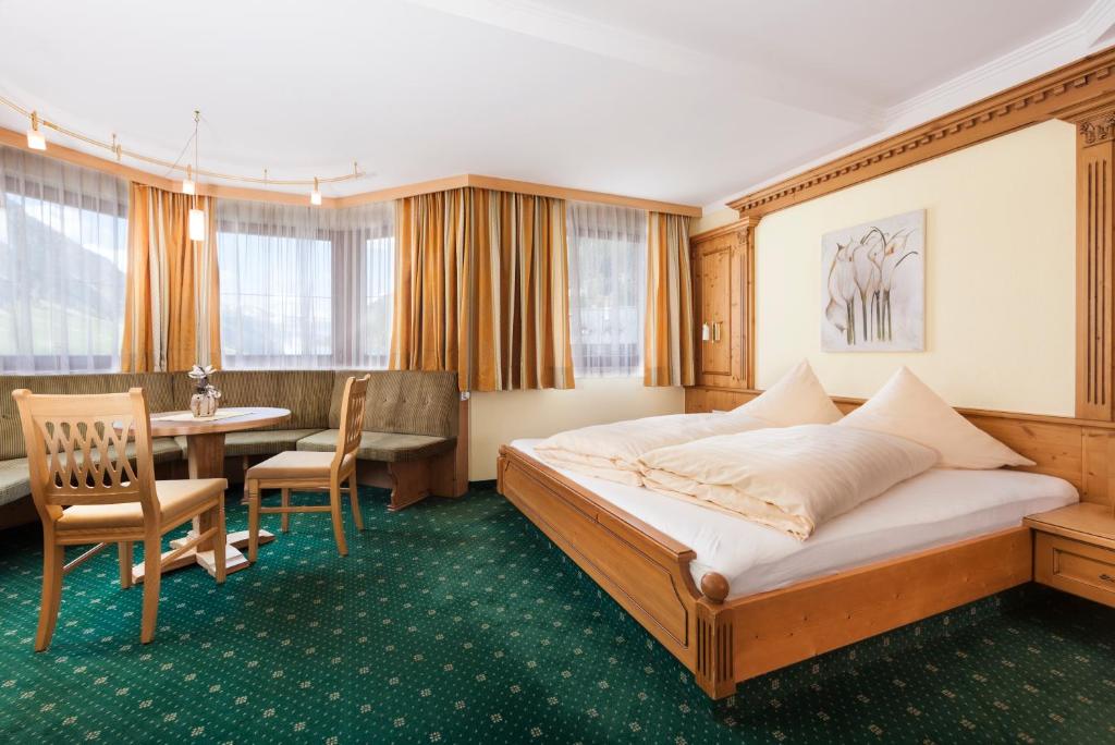 Hotel Nevada photo 2