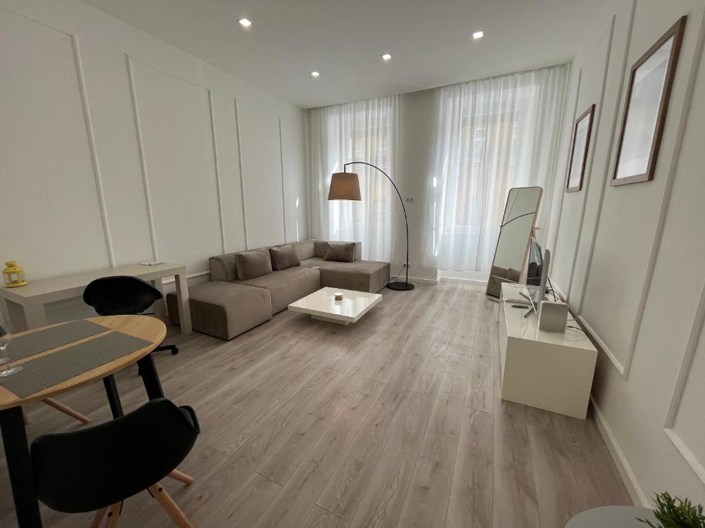 StayIn - Elegant design apartment with garden — photo 1