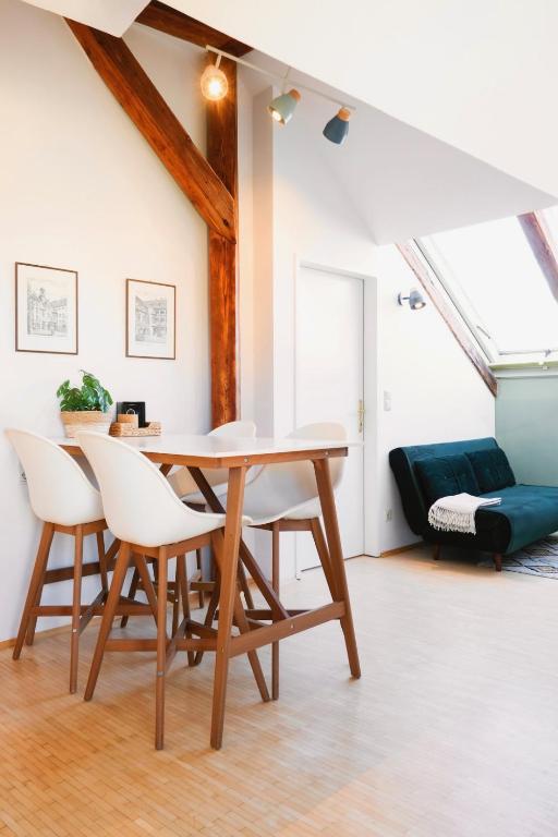Cozy City Center Apartment - Near University - Schlossberg View - by Casa Momo — photo 1
