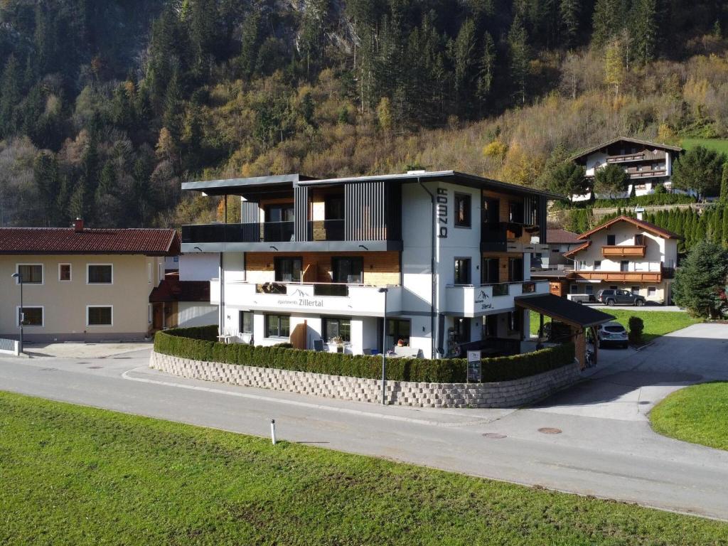 Chalet in Mayrhofen near Ski Lifts photo 2