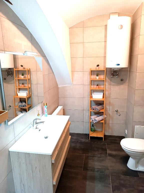 Apartments Romantic and Family Room Zemlinski 9 photo 2
