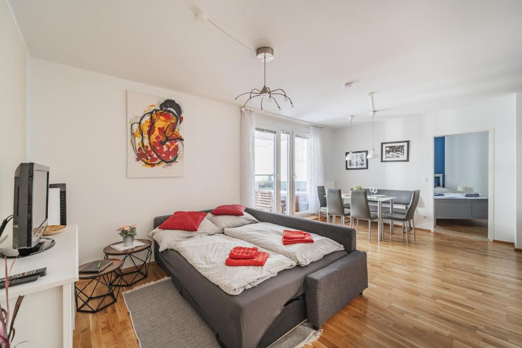 17 C&J's Apartment photo 2