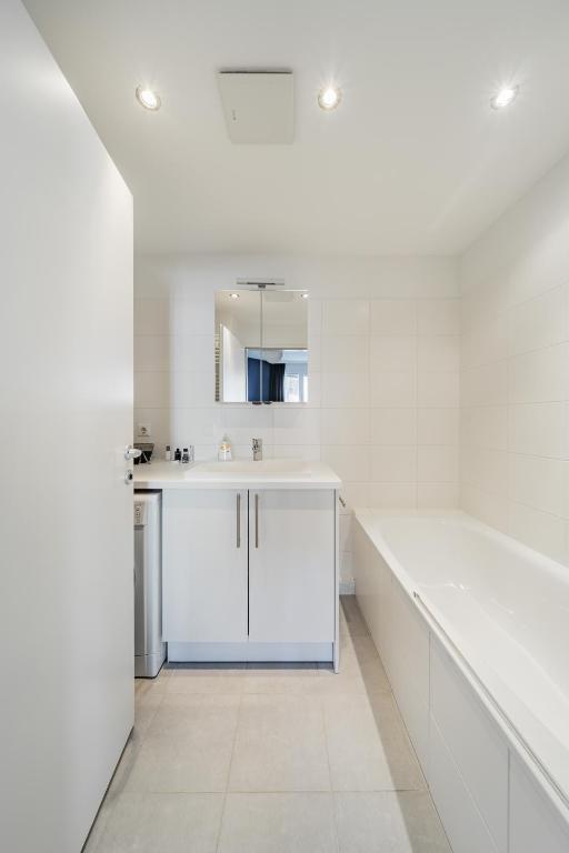 17 C&J's Apartment photo 3