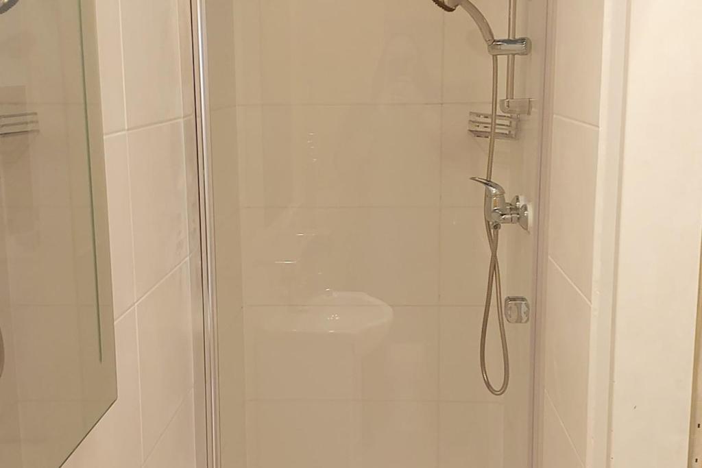 1 Zimmer Wohnung mit Balkon photo 3