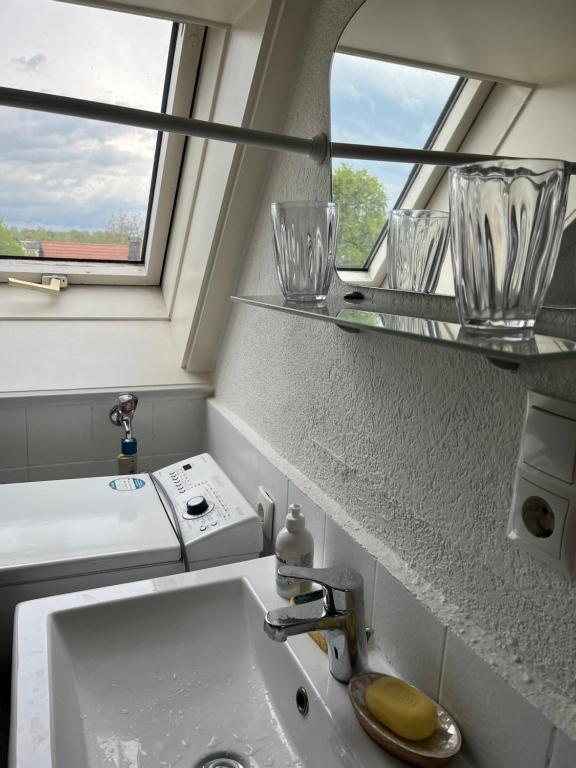 Small attic apartment close to Lake and Mountains Fussach photo 3