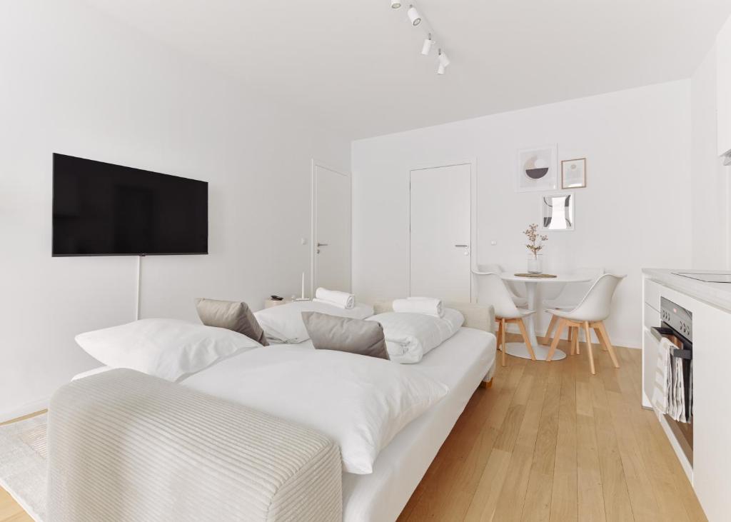 Stylish & Modern Apartment - Private Garden photo 2