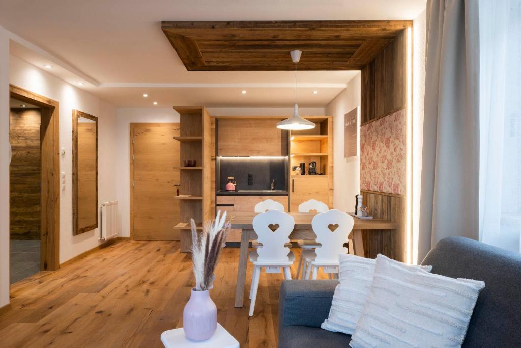 Sepp & Hannis Suiten im Dorf — photo 1