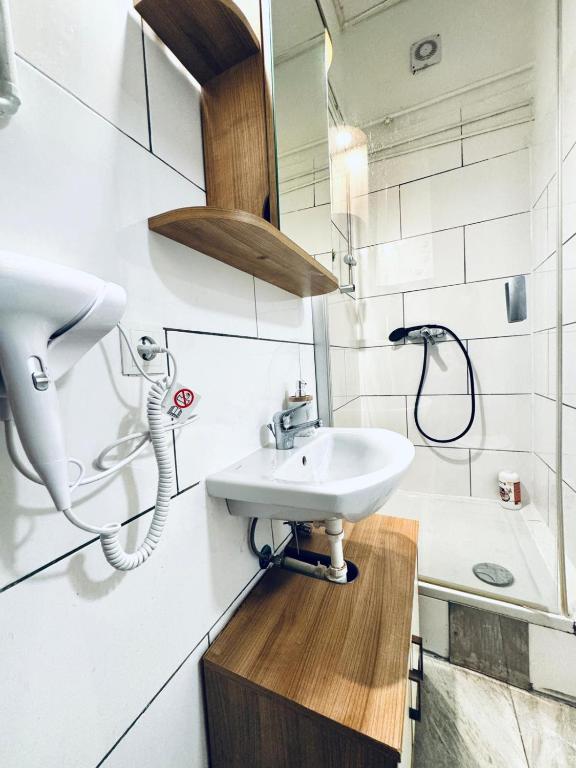 Beautiful Studio Quick Access to Rathausplatz photo 3