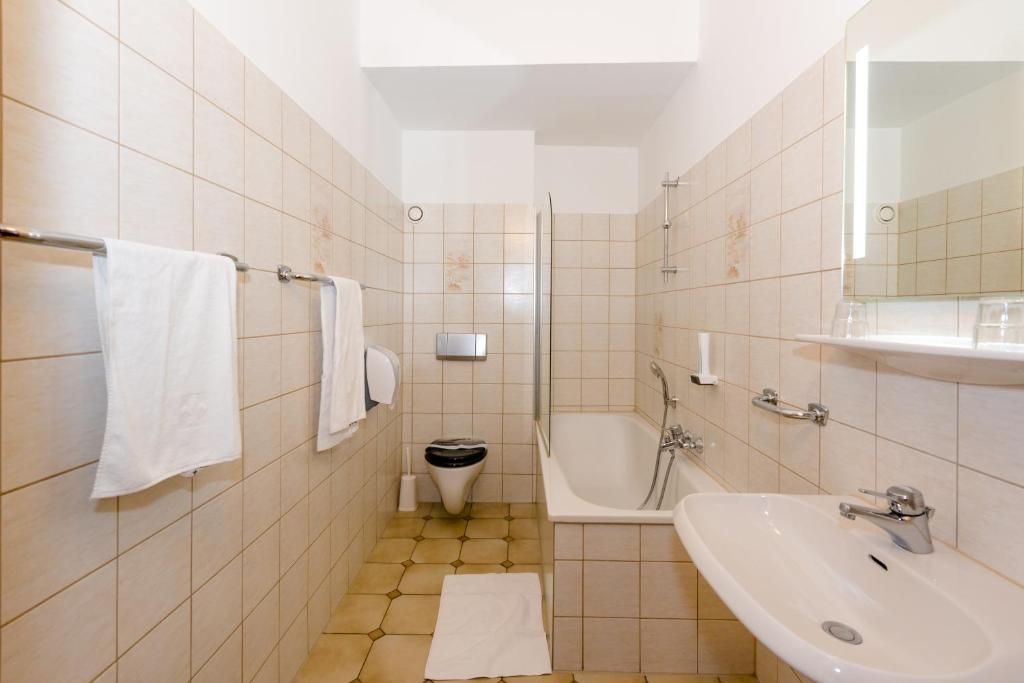 Stadthotel Schwerterbräu photo 3