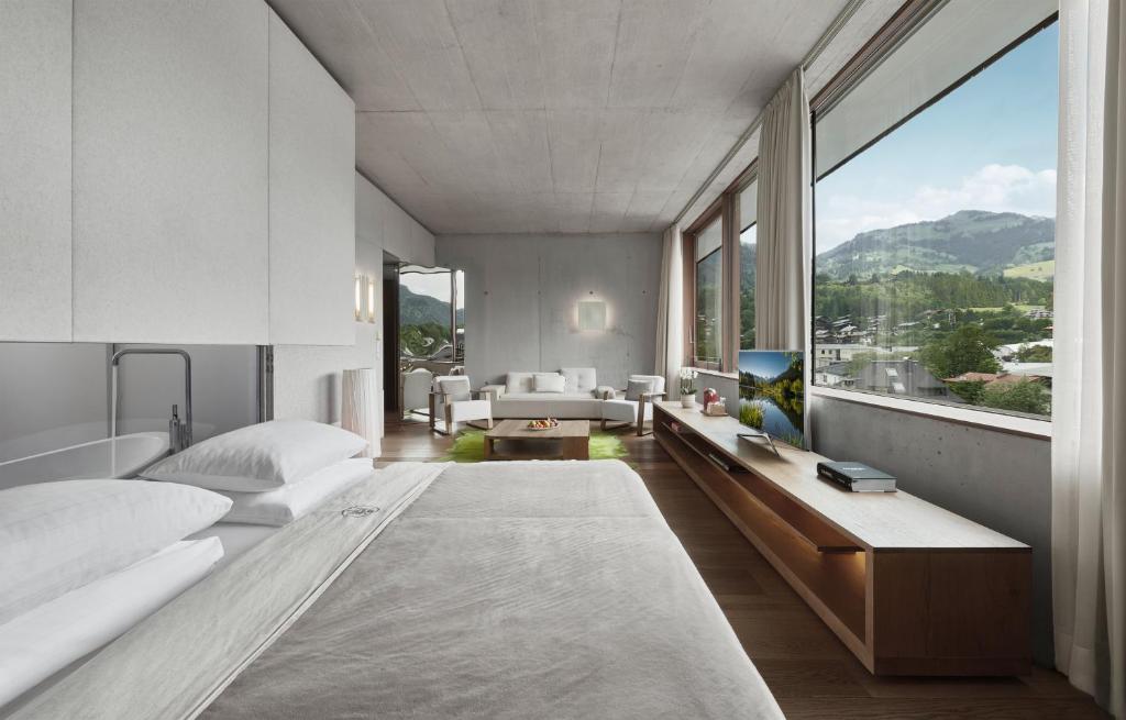 Schwarzer Adler Kitzbühel - Adults Only photo 3