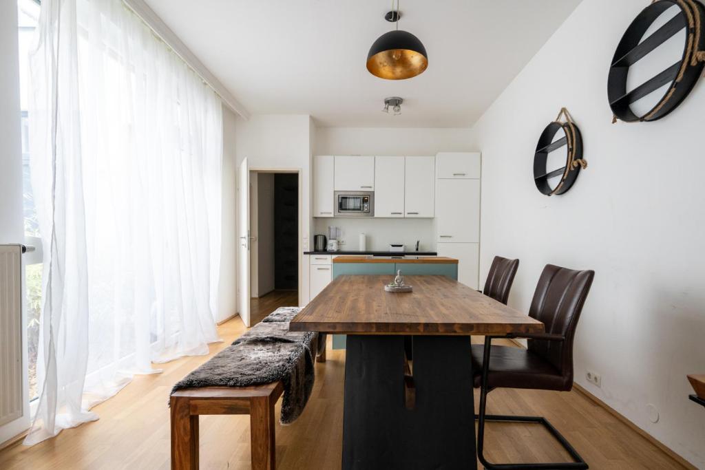 Sweet Home Vienna Townhouse — photo 1