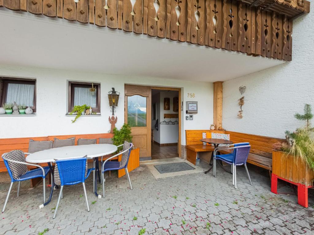 Chalet in Schwarzenberg am Skilift photo 3