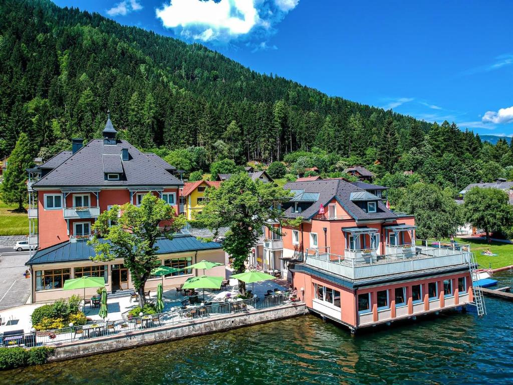 Strandhotel Burgstaller — photo 1