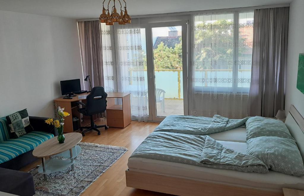 Serviced Apartment with Sunny Balcony photo 2