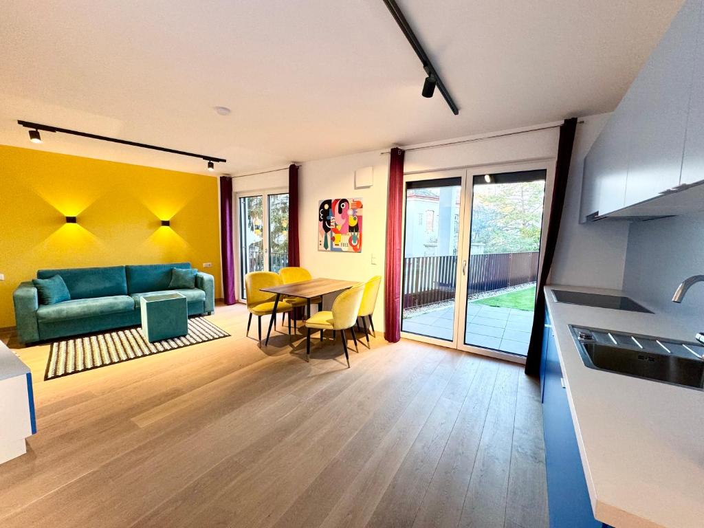 Sunshine Apartment mit Terrasse photo 3