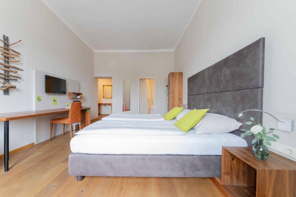 eee Hotel Perg photo 2