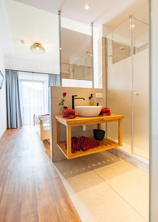 Hotel Krone Tirol photo 3