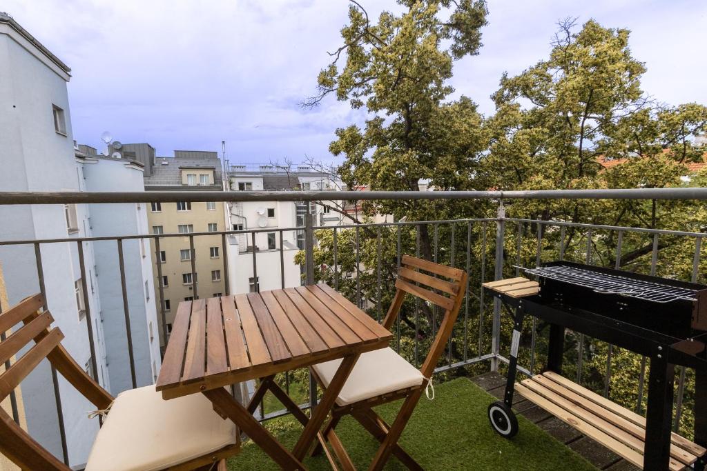 Wonderful apartment close to City Centre With Porch — photo 1