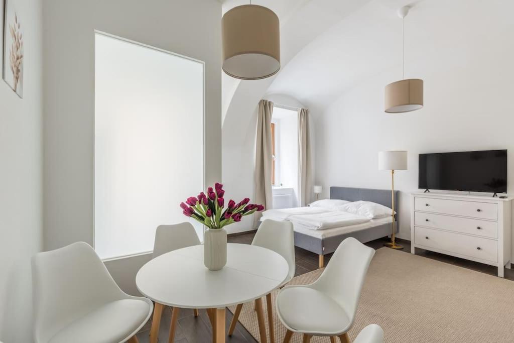 Free Parking I 500 Mbit Wifi I Kingsize Bed — photo 1