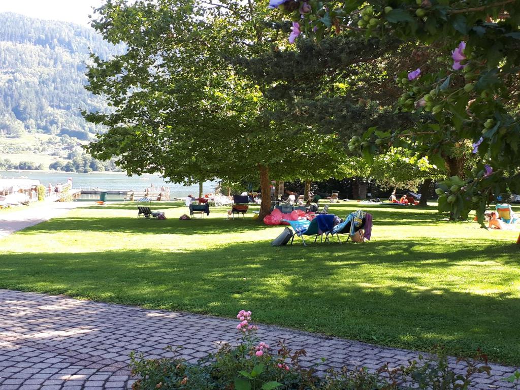 SANDRA Haus KMB Seeappartement am Ossiacher See mit direktem Seezugang und Hallenbad photo 2