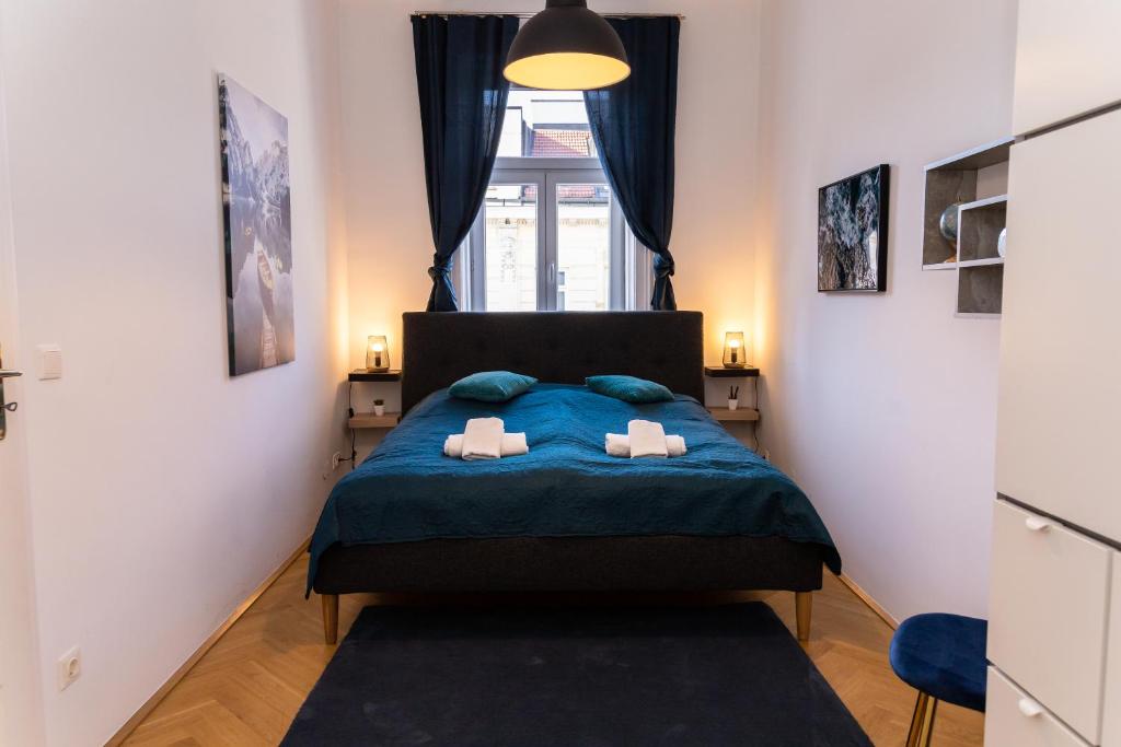 Stylish Vienna Apartment with Easy Metro Access & Palace Views photo 2