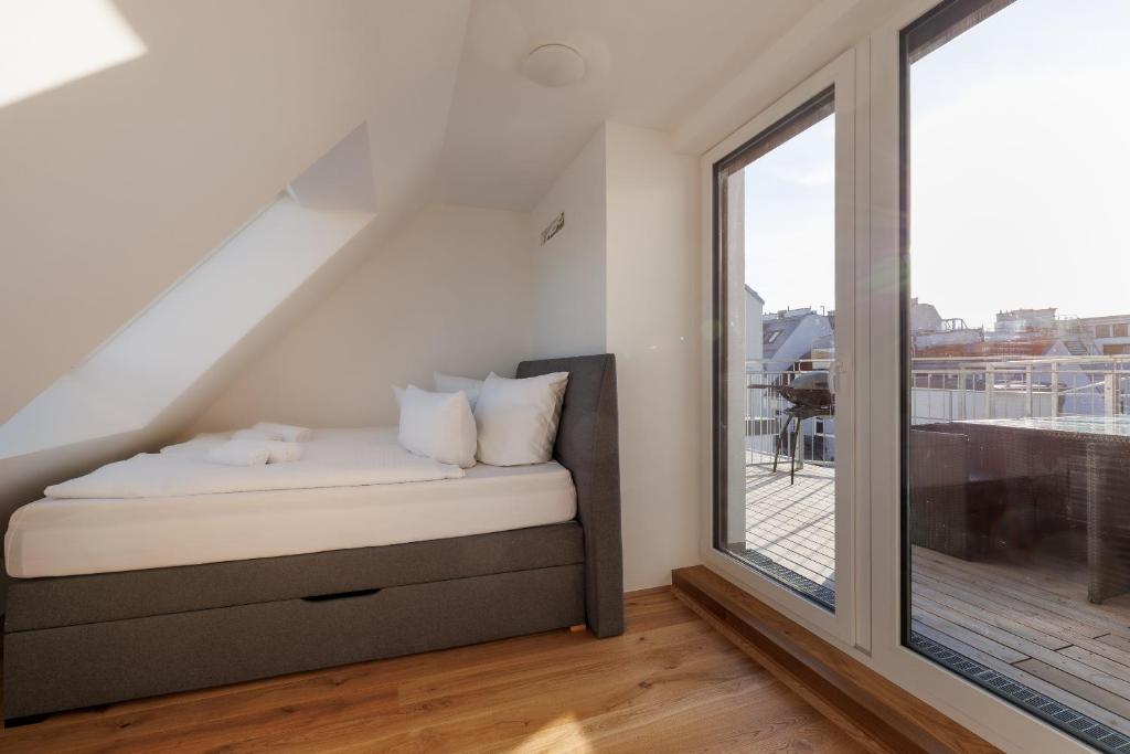 SYMPHONY Apartments 40 - Modern Loft with Terrace and Grill in Central Location photo 2